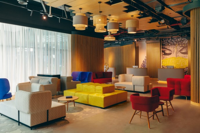 high-quality-office-furniture-in-dubai-elevate-your-workspace-big-0